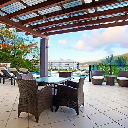 At Waterfront Whitsunday Retreat - Adults Only Aparthotel Airlie Beach Buitenkant foto