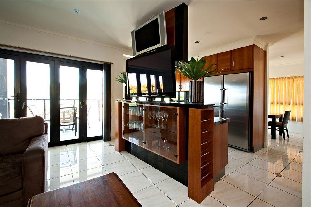 At Waterfront Whitsunday Retreat - Adults Only Aparthotel Airlie Beach Buitenkant foto