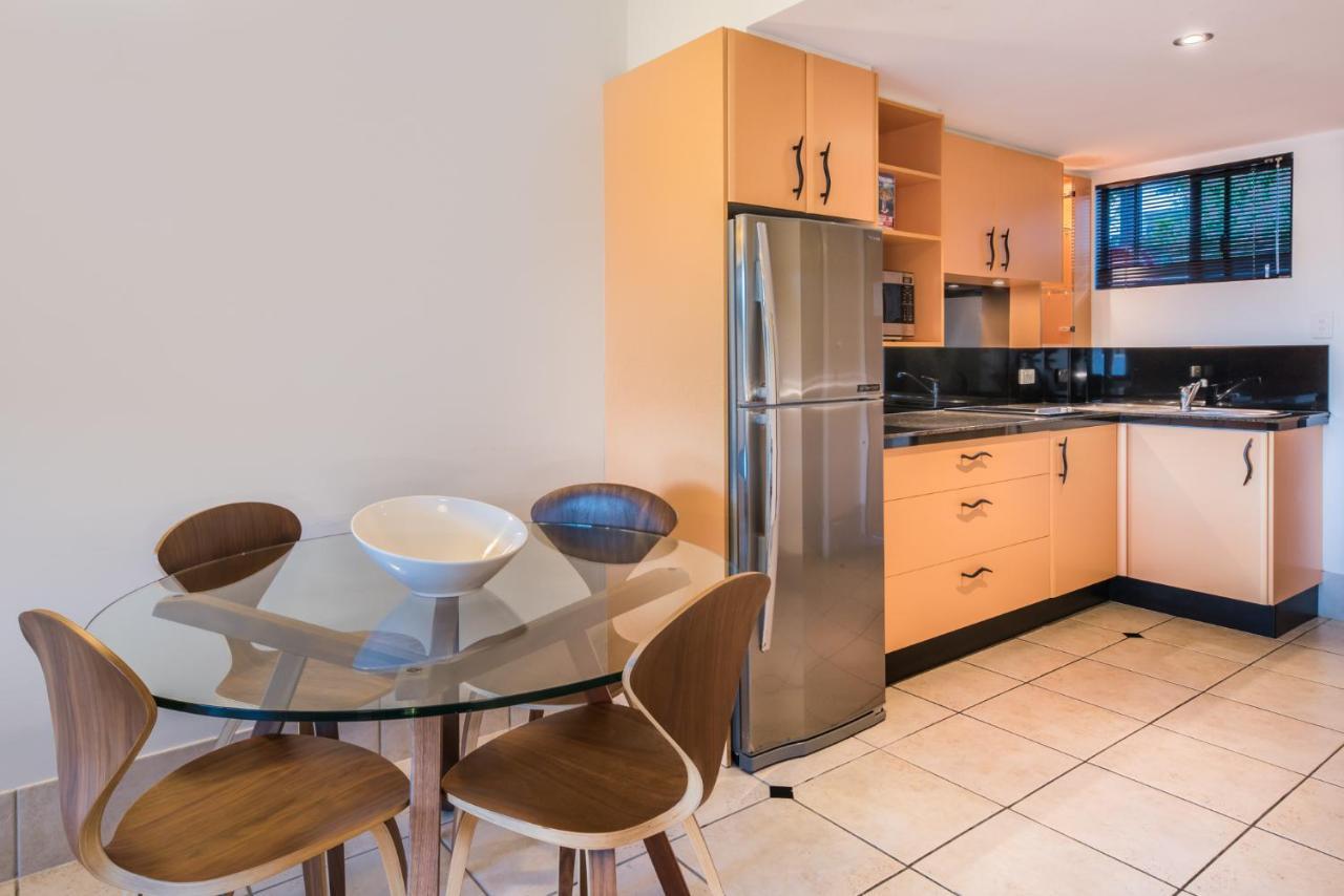 At Waterfront Whitsunday Retreat - Adults Only Aparthotel Airlie Beach Buitenkant foto