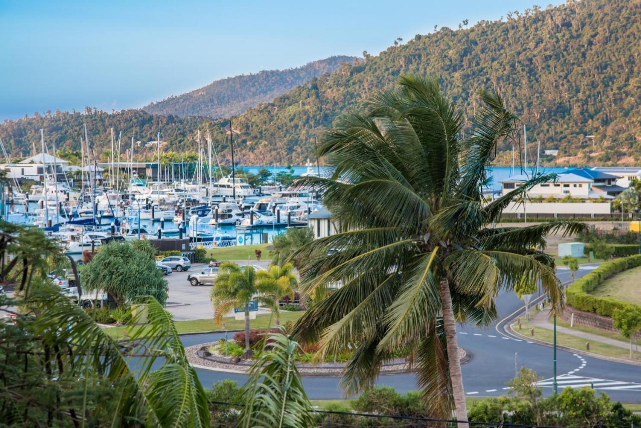 At Waterfront Whitsunday Retreat - Adults Only Aparthotel Airlie Beach Buitenkant foto