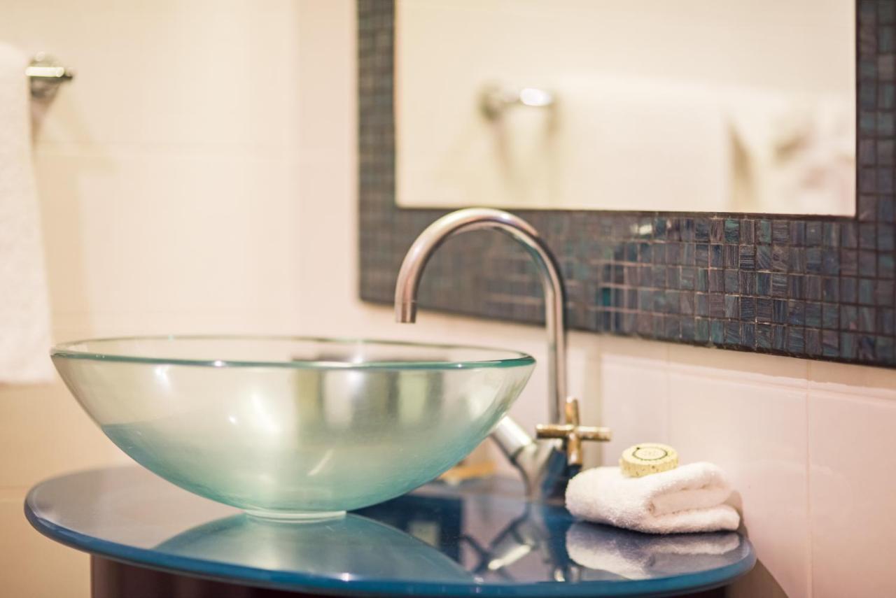 At Waterfront Whitsunday Retreat - Adults Only Aparthotel Airlie Beach Buitenkant foto