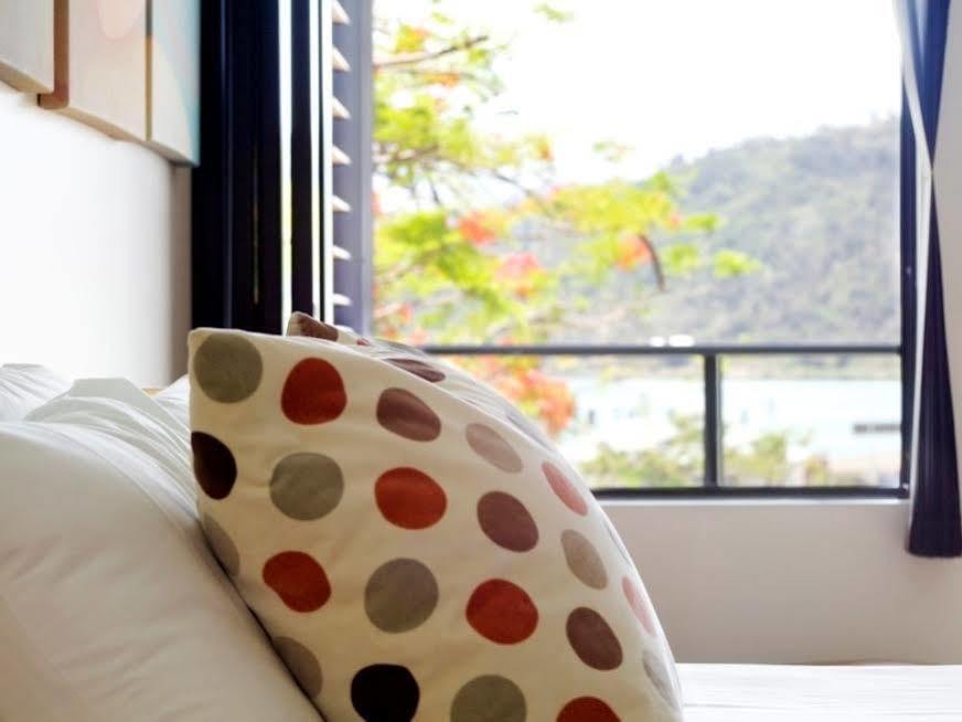 At Waterfront Whitsunday Retreat - Adults Only Aparthotel Airlie Beach Buitenkant foto