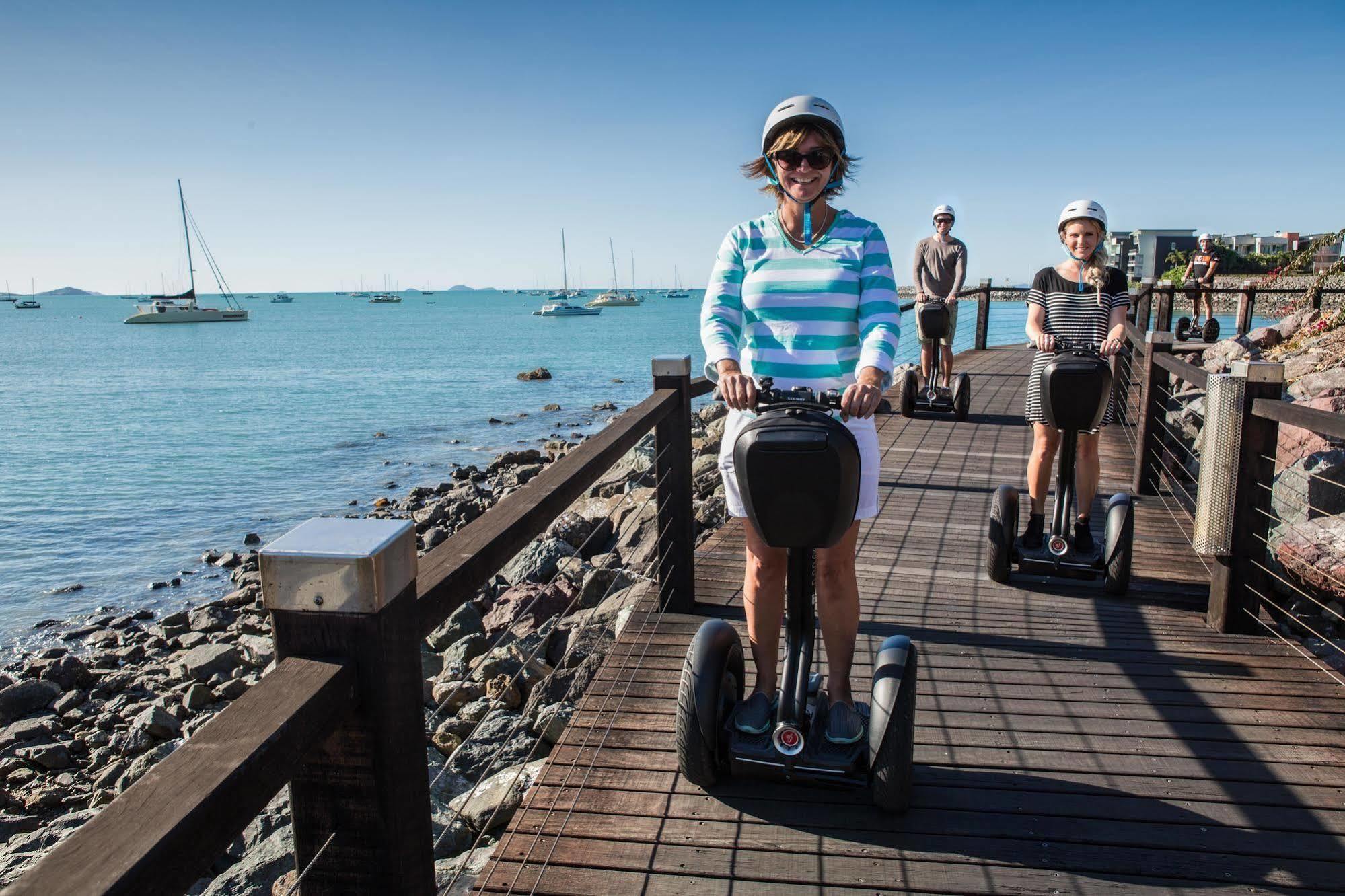 At Waterfront Whitsunday Retreat - Adults Only Aparthotel Airlie Beach Buitenkant foto