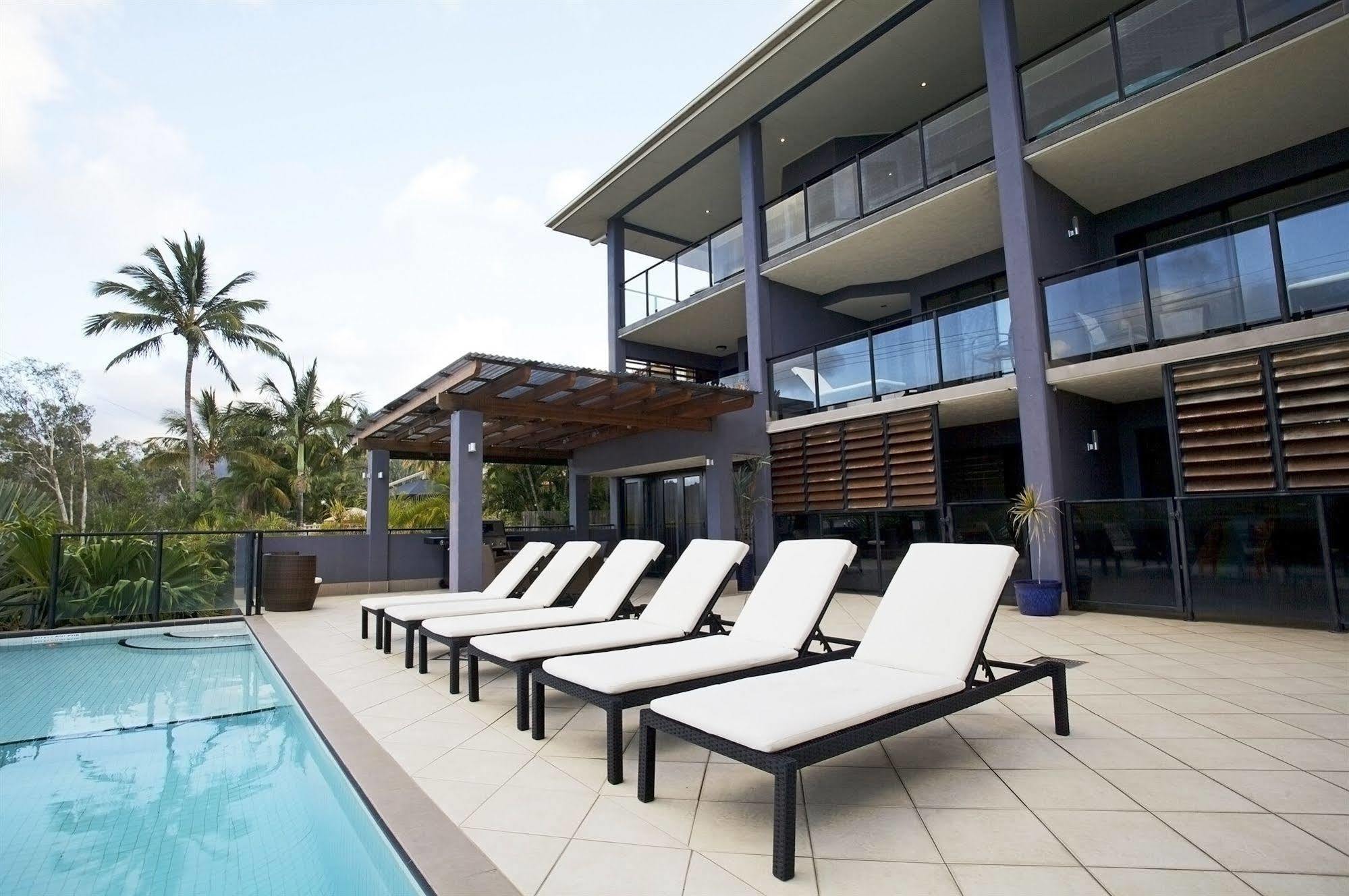 At Waterfront Whitsunday Retreat - Adults Only Aparthotel Airlie Beach Buitenkant foto